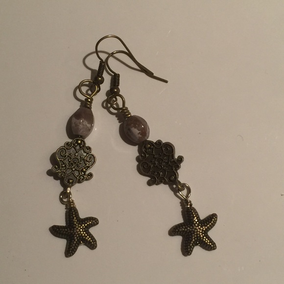 Antique style Agate,  bronze toned drop earrings - Picture 2 of 2